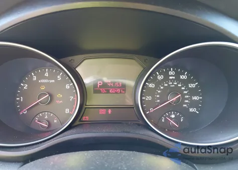 2015 Kia Sedona Lx из США, поврежденный, VIN KNDMB5C18F6061115